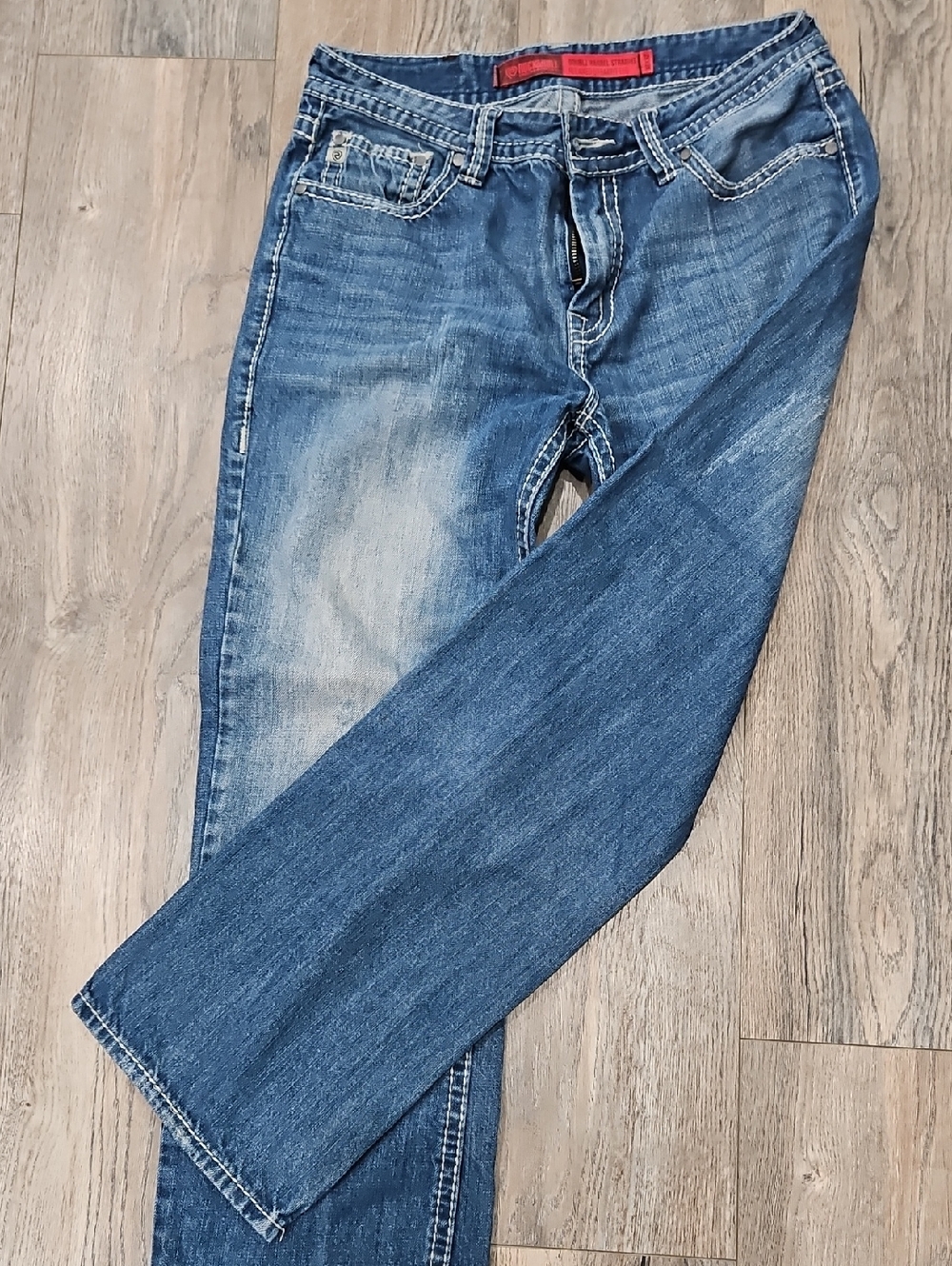 Straight Fit Men’s Denim Jeans in Medium Blue Wash